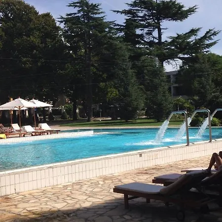 Appartamento In Villa, Private Pool, Big Garden, Close To Sea And Old Town