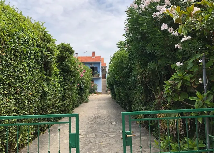 In Villa, Private Pool, Big Garden, Close To Sea And Old Town Апартаменты
