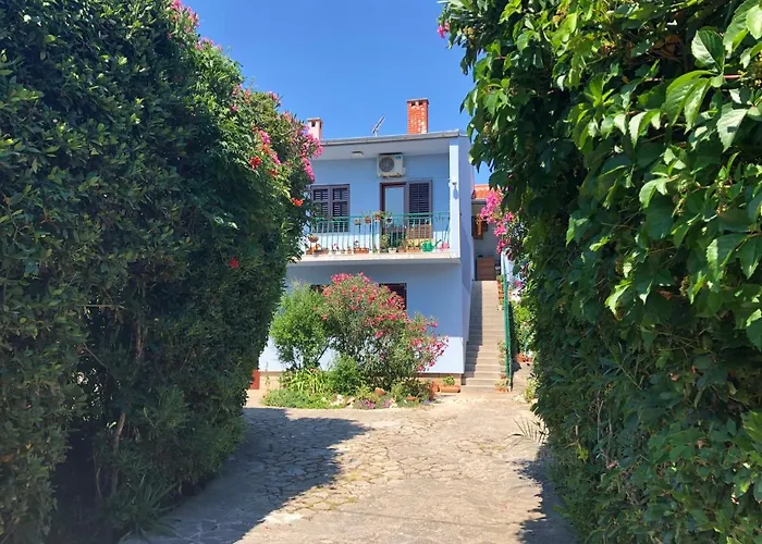 Апартаменты In Villa, Private Pool, Big Garden, Close To Sea And Old Town