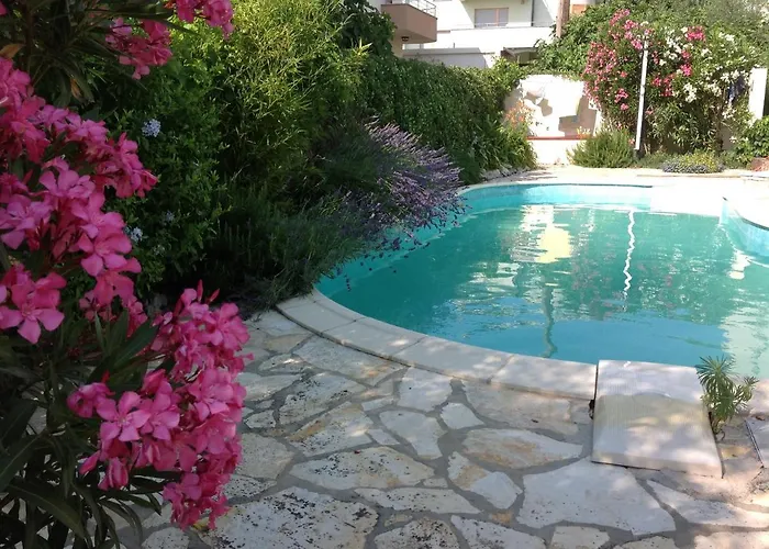 In Villa, Private Pool, Big Garden, Close To Sea And Old Town *