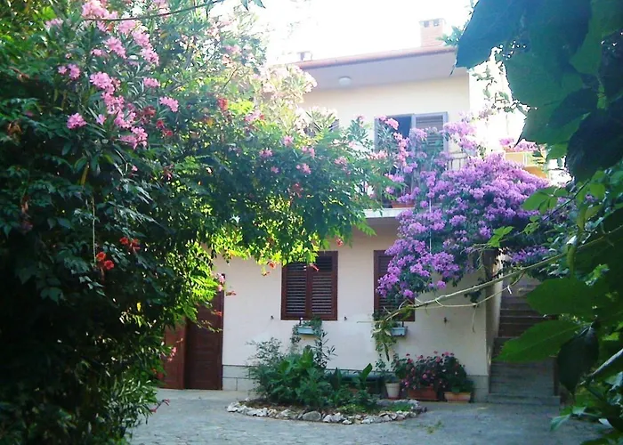 Апартаменты In Villa, Private Pool, Big Garden, Close To Sea And Old Town *